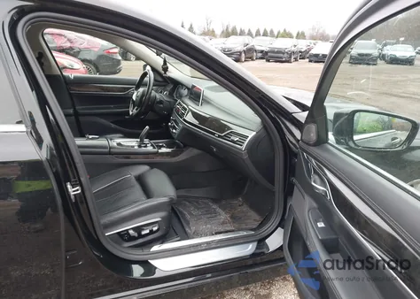 2016 BMW 750I xDrive z USA, uszkodzony, nr VIN WBA7F2C52GG416291